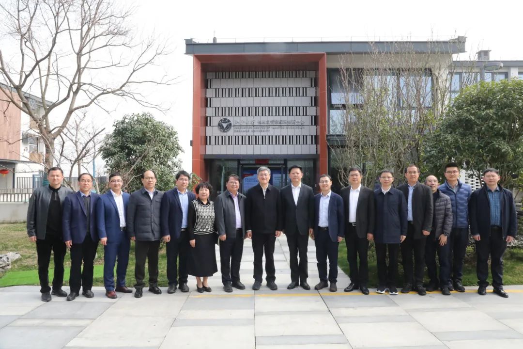 浙江大学党委书记任少波调研长三角智慧绿洲创新中心