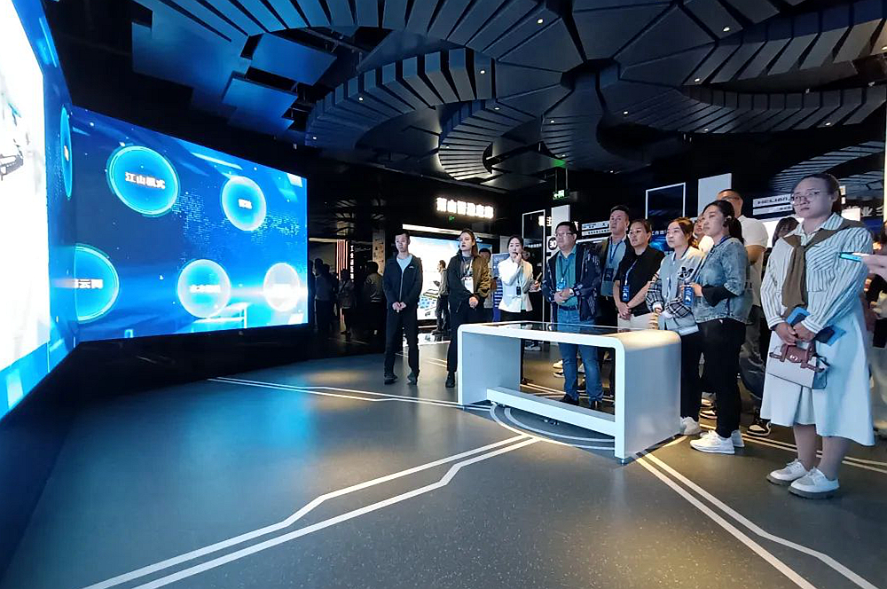 若羌县委党校委托浙大举办第二十一期中青年干部培训班