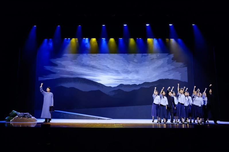 浙大举行庆祝建校127周年思政专场舞台剧《星辰•大地》演出