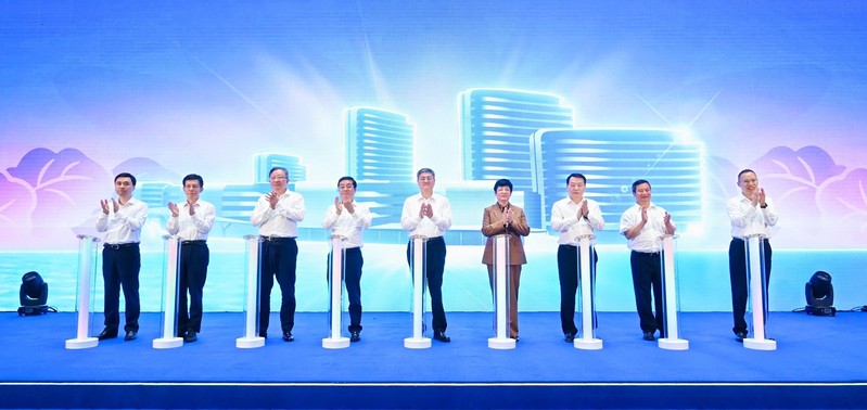 浙江大学医学院附属邵逸夫医院绍兴院区举行试运行启用仪式