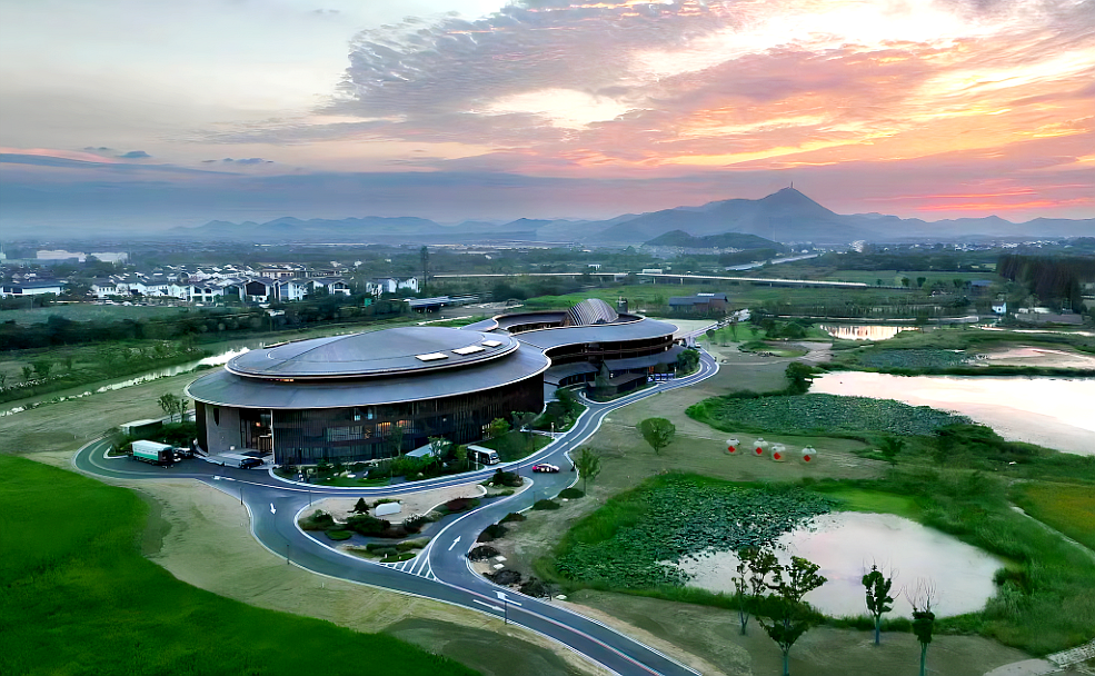 潞村村（湖州市吴兴区八里店镇）