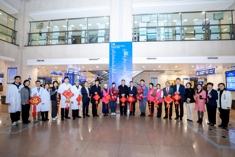 浙江大学党委书记任少波、校长杜江峰走访医学院附属医院