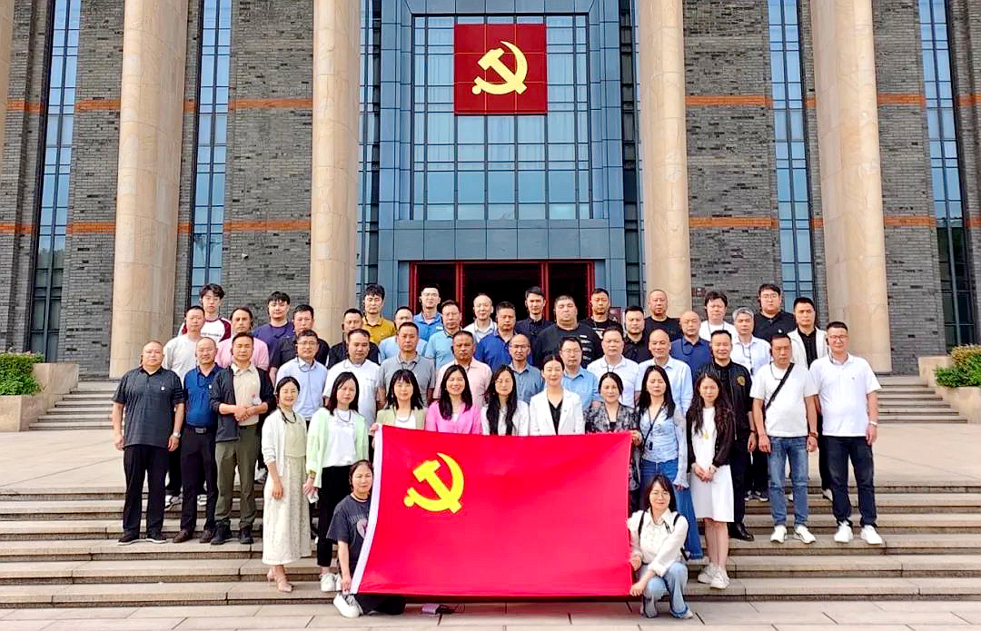 鹰潭市月湖区工商联在浙大举办民营经济人士创新发展高级研训班