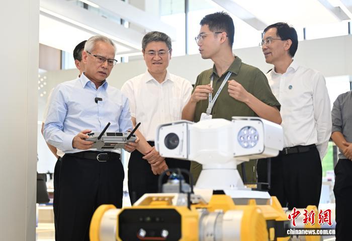 澳门特首岑浩辉率团在浙江大学杭州国际科创中心考察交流