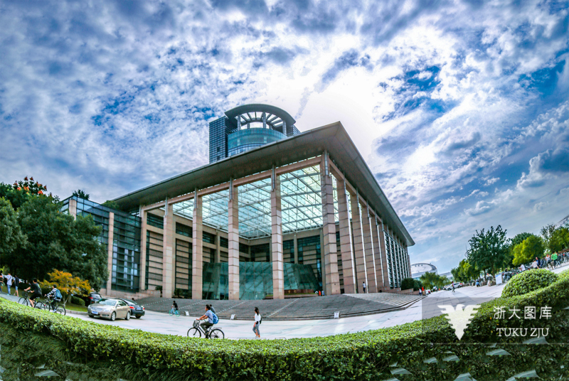 【人民日报】马琰铭：推进人工智能时代大学教育变革